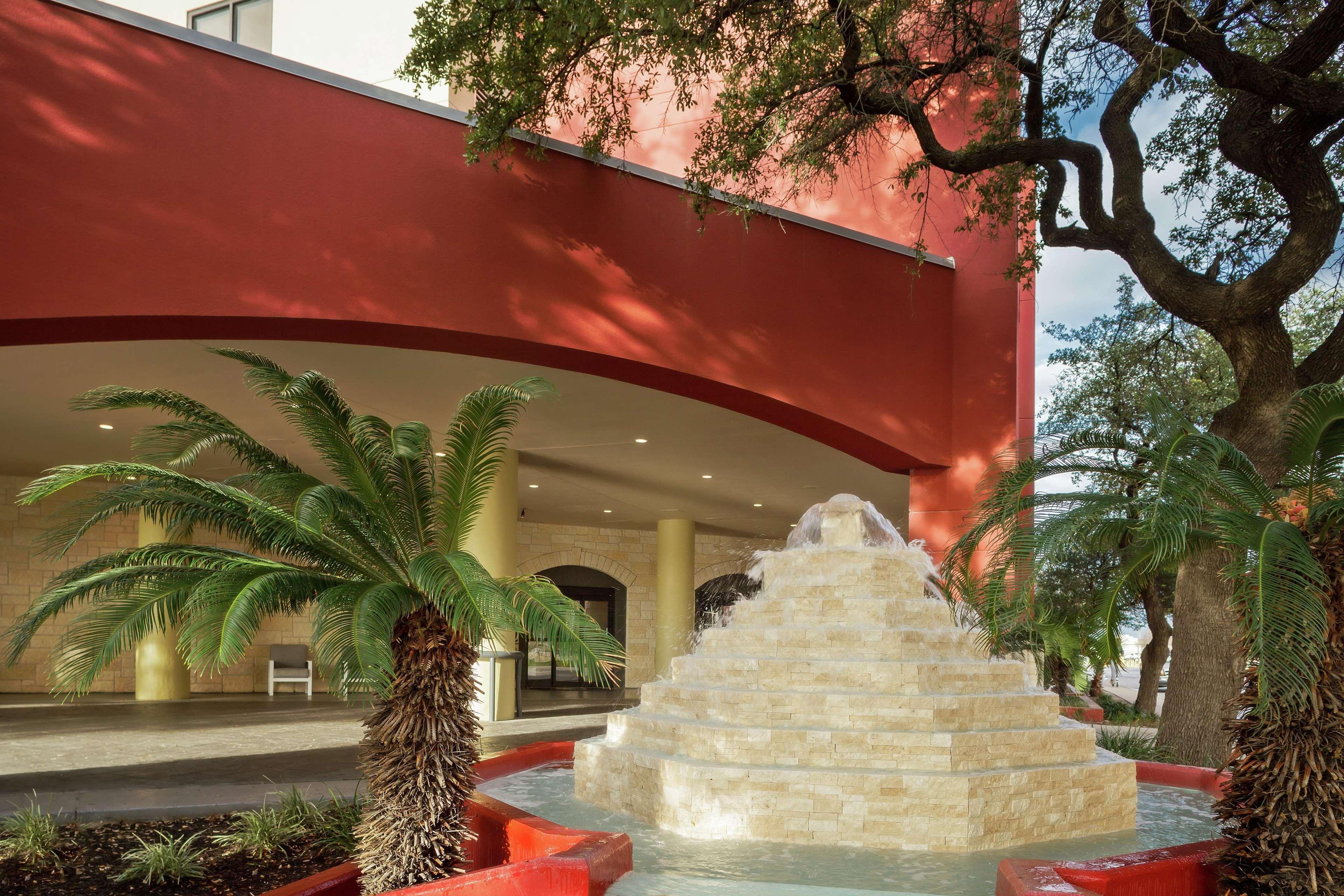Doubletree By Hilton San Antonio Downtown Hotel Exterior photo