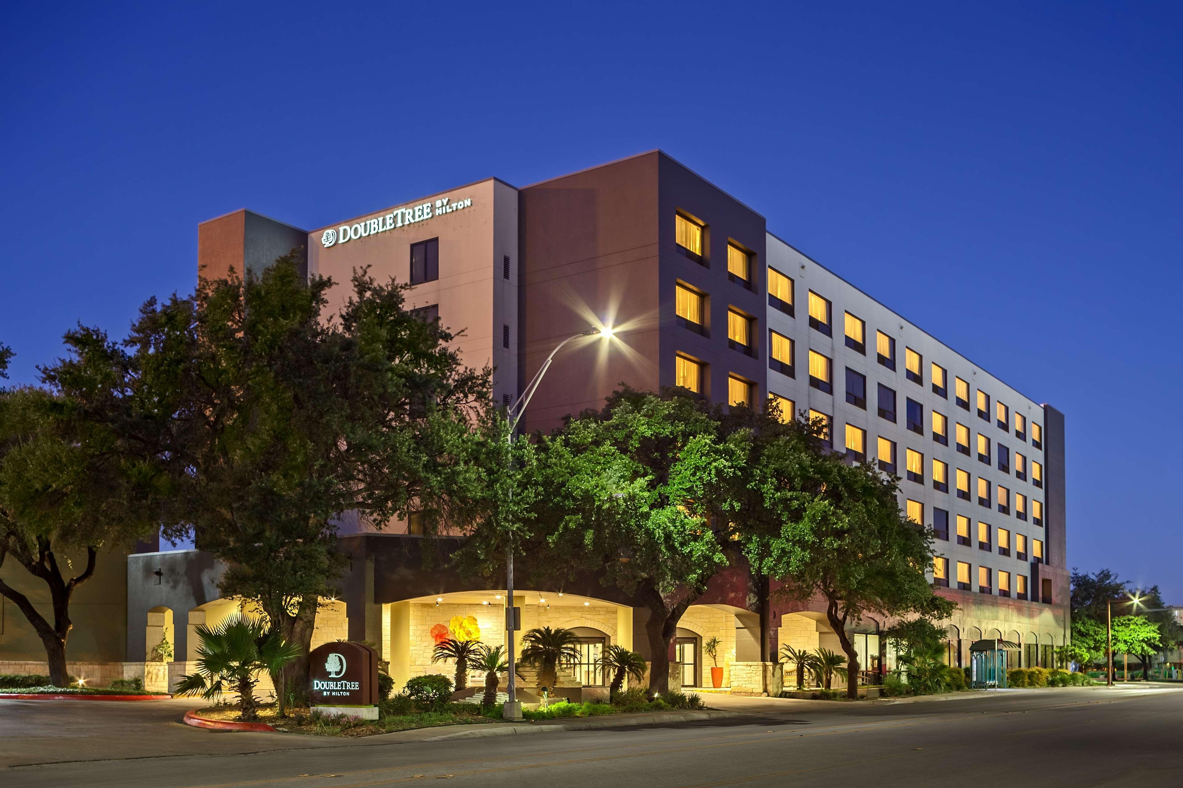 Doubletree By Hilton San Antonio Downtown Hotel Exterior photo